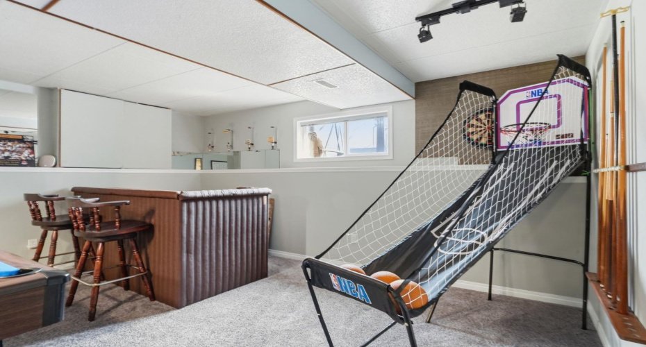 76 Crystalridge Crescent, Okotoks, Alberta T1S 1V2, 4 Bedroom Bedrooms, 0 ,2 BathroomBathrooms,Residential,For Sale,Crystalridge,0,A2336464