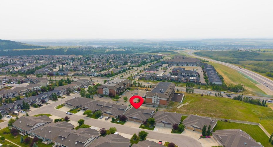 204 Sunset Square, Cochrane, Alberta T4C 0H3, 2 Bedroom Bedrooms, 0 ,3 BathroomBathrooms,Residential,For Sale,Sunset,0,A2335776