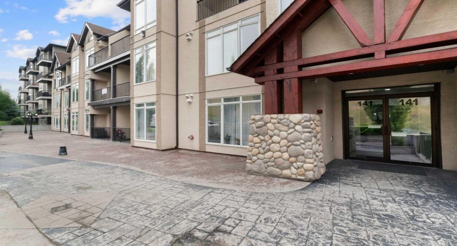 141 Mountain Street, Cochrane, Alberta T4C 1Z5, 2 Bedroom Bedrooms, 0 ,2 BathroomBathrooms,Residential,For Sale,Mountain,0,A2336064