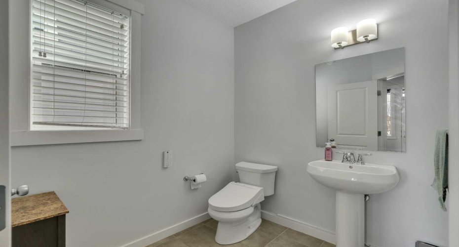 151 Stonemere Green, Chestermere, Alberta T1X 0S2, 5 Bedroom Bedrooms, 0 ,4 BathroomBathrooms,Residential,For Sale,Stonemere,0,A2338361
