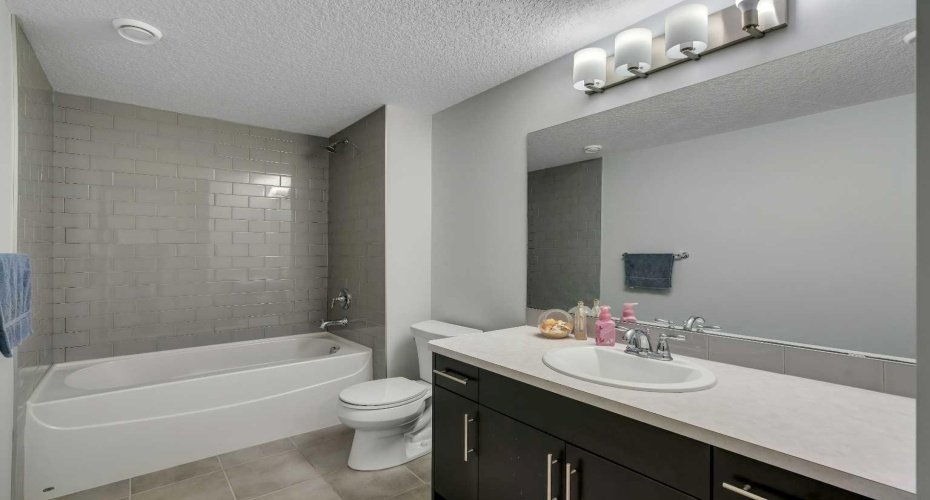 151 Stonemere Green, Chestermere, Alberta T1X 0S2, 5 Bedroom Bedrooms, 0 ,4 BathroomBathrooms,Residential,For Sale,Stonemere,0,A2338361