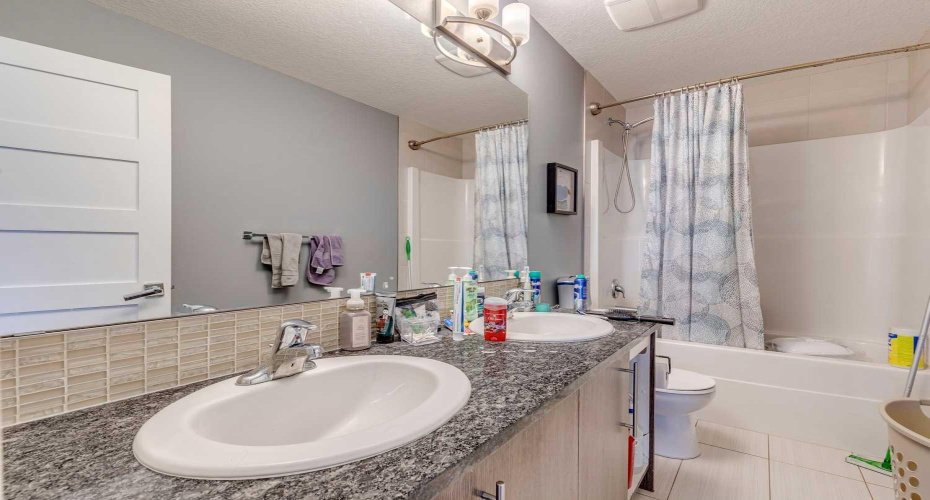 168 Rainbow Falls Heath, Chestermere, Alberta T1X 0N4, 6 Bedroom Bedrooms, 0 ,4 BathroomBathrooms,Residential,For Sale,Rainbow Falls,0,A2338754
