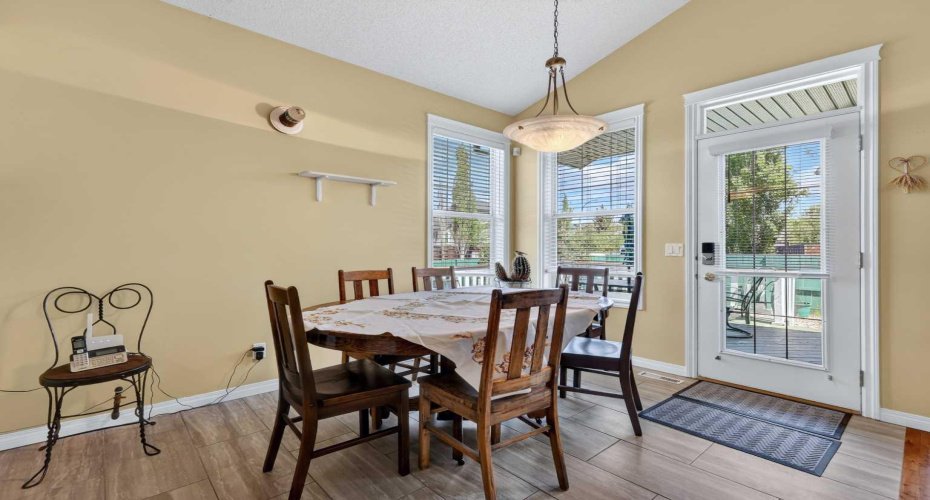 118 Invermere Drive, Chestermere, Alberta T1X 1L1, 4 Bedroom Bedrooms, 0 ,3 BathroomBathrooms,Residential,For Sale,Invermere,0,A2341593