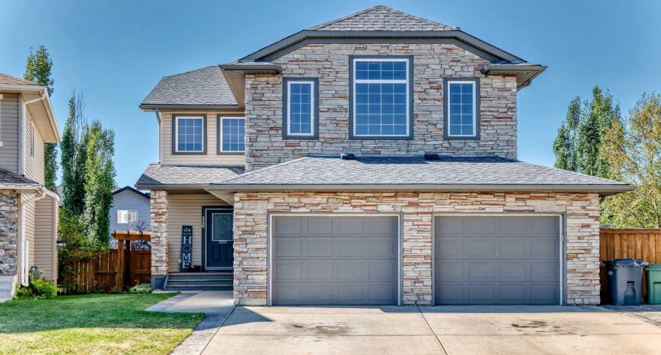246 Crystal Green Point, Okotoks, Alberta T1S 2K7, 4 Bedroom Bedrooms, 0 ,4 BathroomBathrooms,Residential,For Sale,Crystal Green,0,A2341683