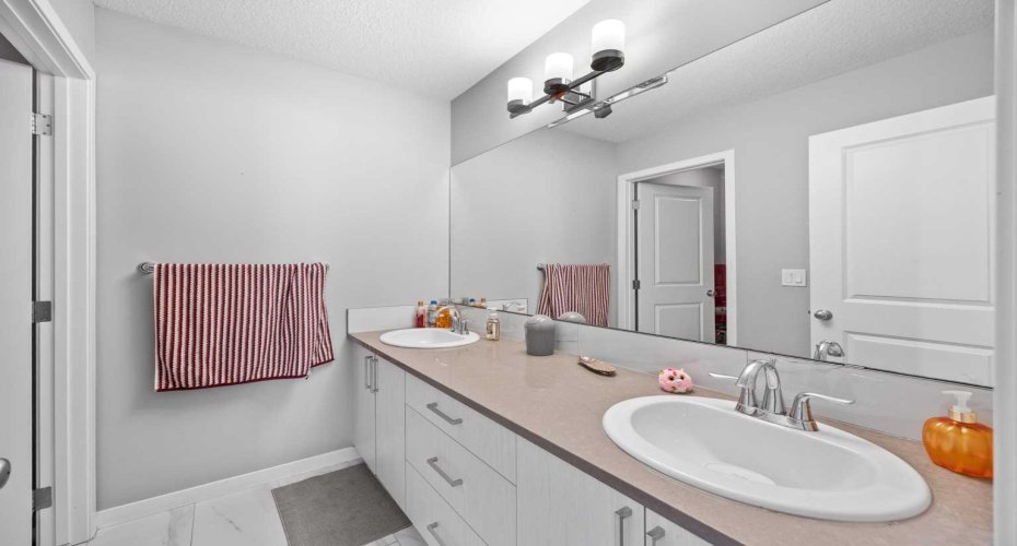38 Seton Manor, Calgary, Alberta T3M 2V8, 4 Bedroom Bedrooms, 0 ,4 BathroomBathrooms,Residential,For Sale,Seton,0,A2343258