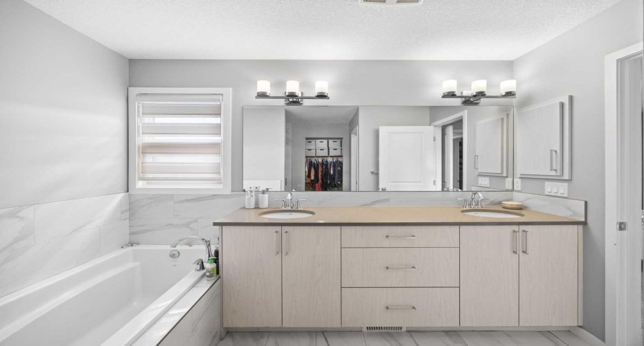 38 Seton Manor, Calgary, Alberta T3M 2V8, 4 Bedroom Bedrooms, 0 ,4 BathroomBathrooms,Residential,For Sale,Seton,0,A2343258