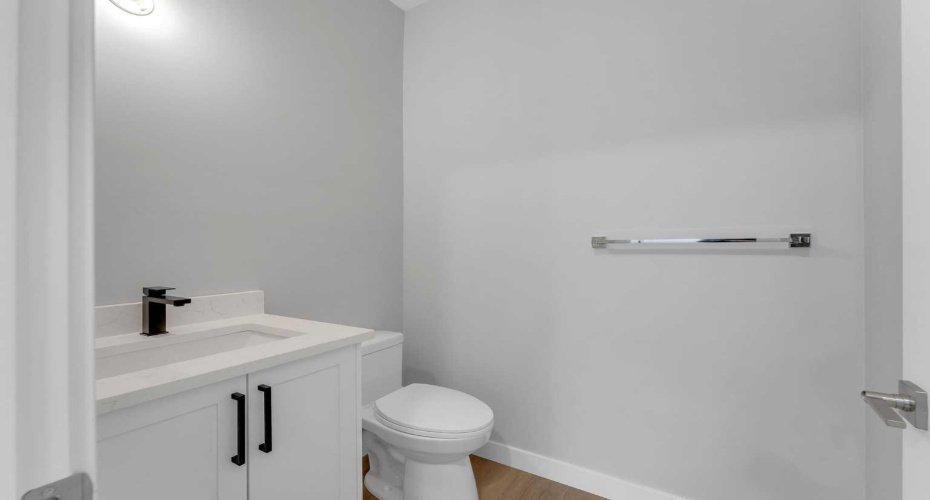 406 South Shore Drive, Chestermere, Alberta T1X 2Y6, 3 Bedroom Bedrooms, 0 ,3 BathroomBathrooms,Residential,For Sale,South Shore,0,A2341807