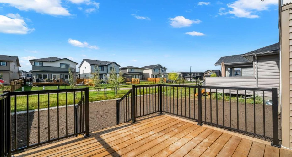 116 Quartz Crescent, Cochrane, Alberta T4C 3G2, 3 Bedroom Bedrooms, 0 ,3 BathroomBathrooms,Residential,For Sale,Quartz,0,A2346327