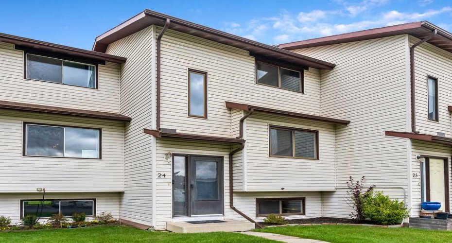 73 Glenbrook Crescent, Cochrane, Alberta T4C 1G1, 3 Bedroom Bedrooms, 0 ,2 BathroomBathrooms,Residential,For Sale,Glenbrook,0,A2345408