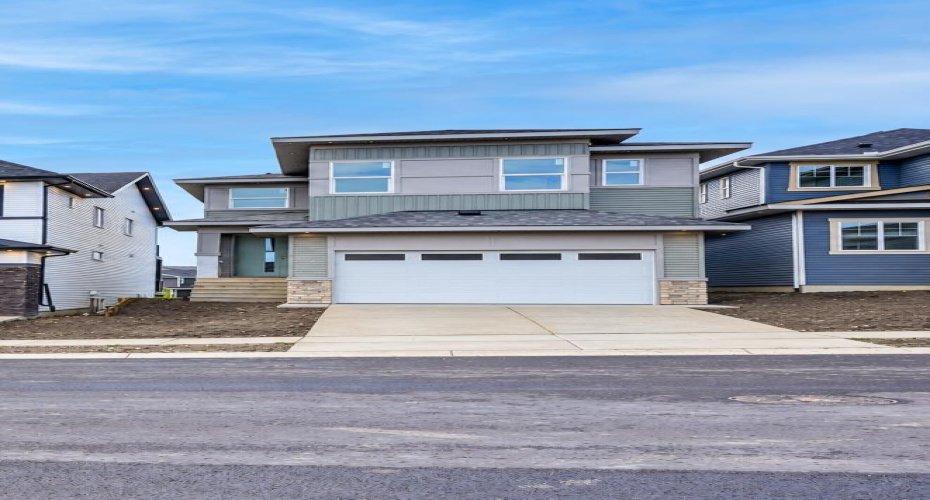 29 Heritage Park, Cochrane, Alberta T4C 3G9, 3 Bedroom Bedrooms, 0 ,4 BathroomBathrooms,Residential,For Sale,Heritage,0,A2345022