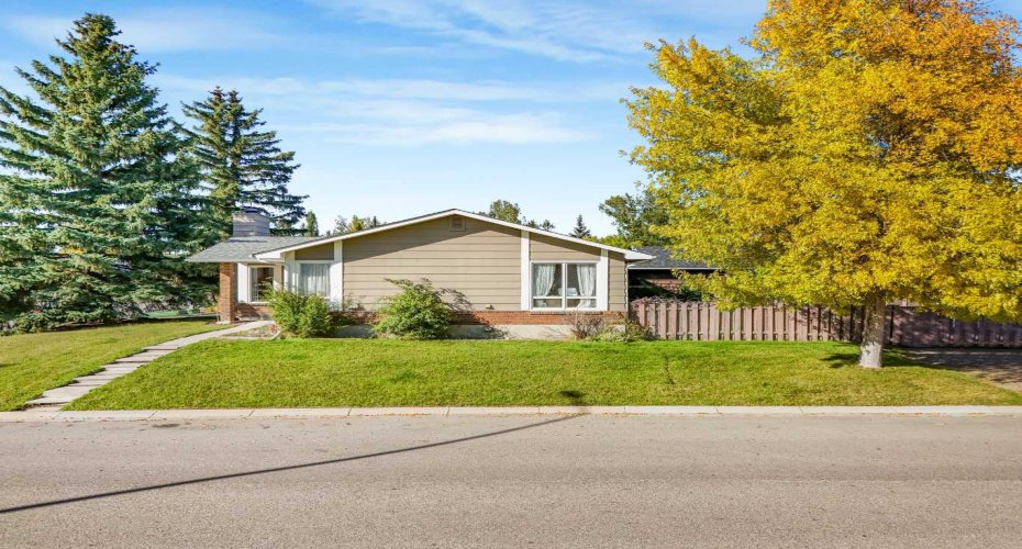 101 Hodson Way, Okotoks, Alberta T0L1T1, 3 Bedroom Bedrooms, 0 ,3 BathroomBathrooms,Residential,For Sale,Hodson,0,A2346909