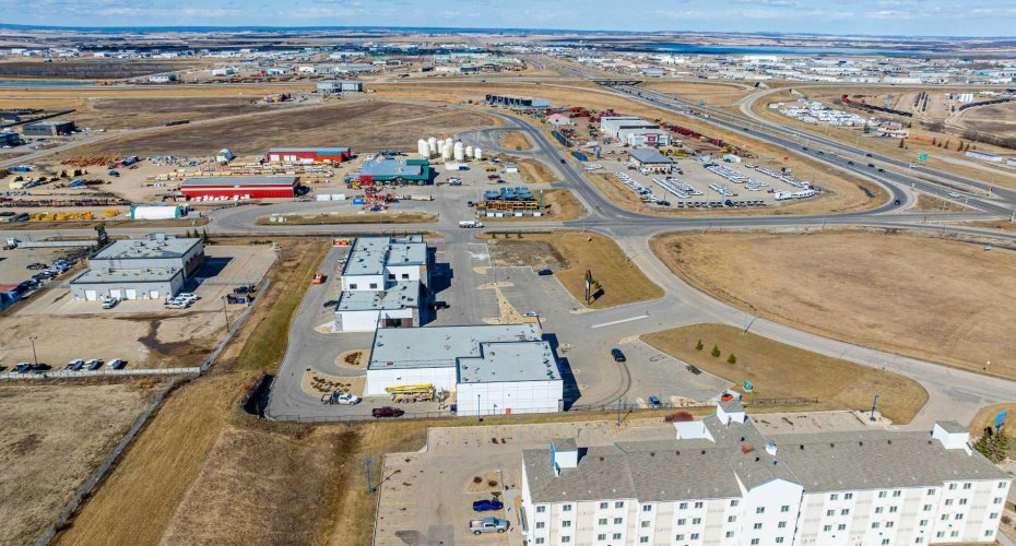 15502B 101 Street, Clairmont, Alberta T8V 0P7, ,Commercial,For Lease,101,A2122173