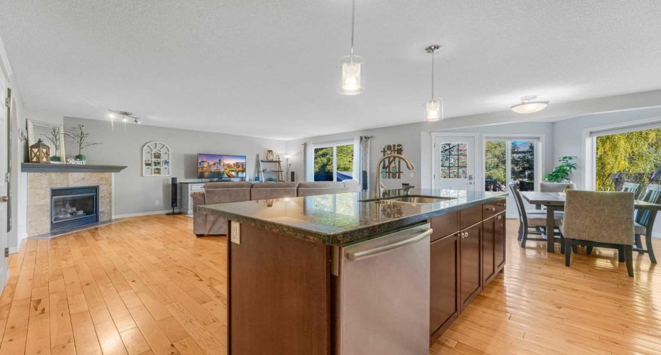 247 Crystal Shores Drive, Okotoks, Alberta T1S 2C5, 4 Bedroom Bedrooms, 0 ,4 BathroomBathrooms,Residential,For Sale,Crystal Shores,0,A2352606