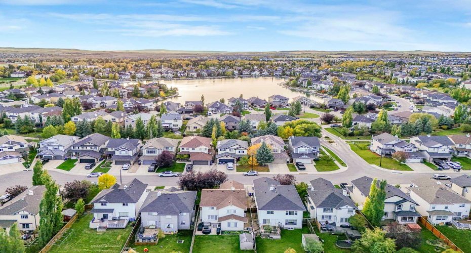 247 Crystal Shores Drive, Okotoks, Alberta T1S 2C5, 4 Bedroom Bedrooms, 0 ,4 BathroomBathrooms,Residential,For Sale,Crystal Shores,0,A2352606