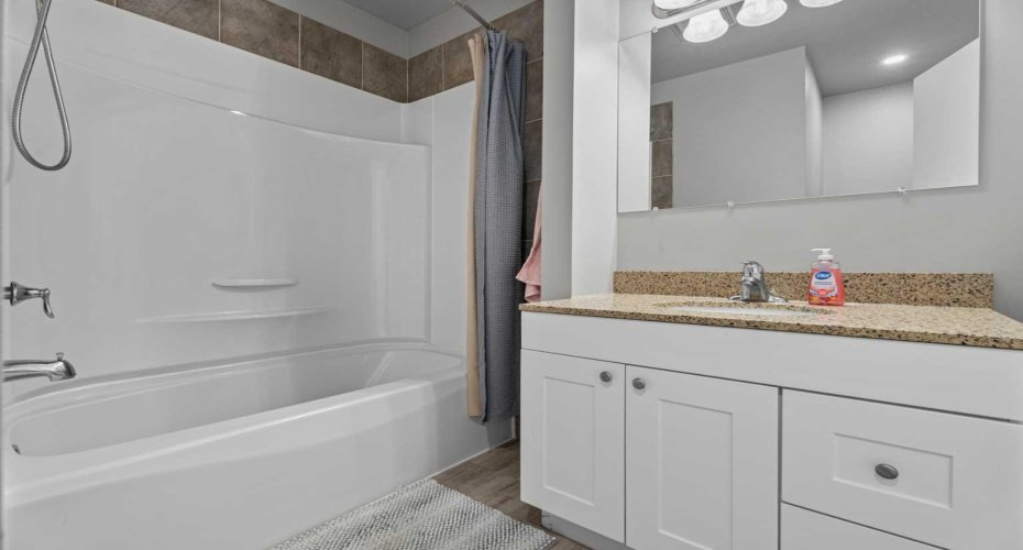 10 Mountain Street, Okotoks, Alberta T1S 1G5, 5 Bedroom Bedrooms, 0 ,3 BathroomBathrooms,Residential,For Sale,Mountain,0,A2351946