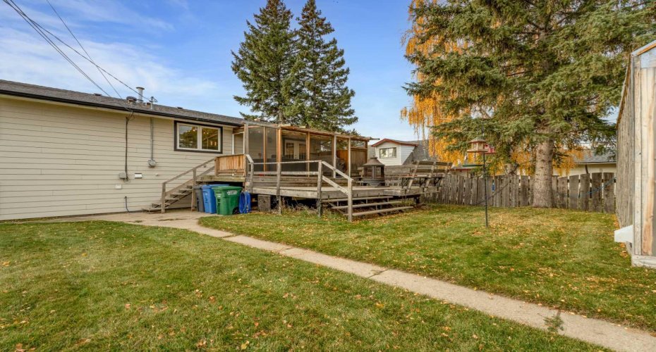 10 Mountain Street, Okotoks, Alberta T1S 1G5, 5 Bedroom Bedrooms, 0 ,3 BathroomBathrooms,Residential,For Sale,Mountain,0,A2351946