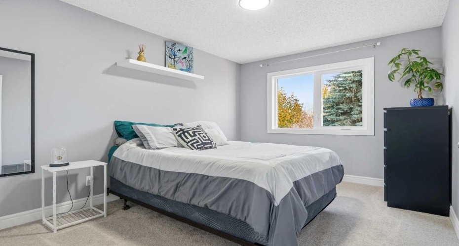 181 Woodbend Way, Okotoks, Alberta T1S 1L8, 3 Bedroom Bedrooms, 0 ,3 BathroomBathrooms,Residential,For Sale,Woodbend,0,A2352873