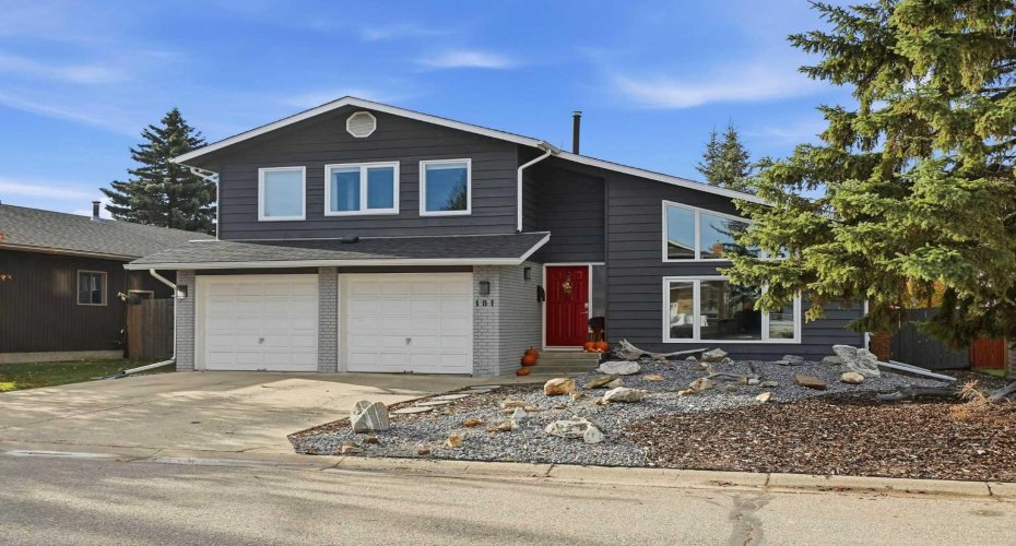 181 Woodbend Way, Okotoks, Alberta T1S 1L8, 3 Bedroom Bedrooms, 0 ,3 BathroomBathrooms,Residential,For Sale,Woodbend,0,A2352873