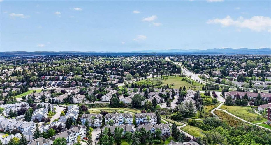 5790 Patina Drive, Calgary, Alberta T3H 2Y5, 2 Bedroom Bedrooms, 0 ,4 BathroomBathrooms,Residential,For Sale,Patina,0,A2353342