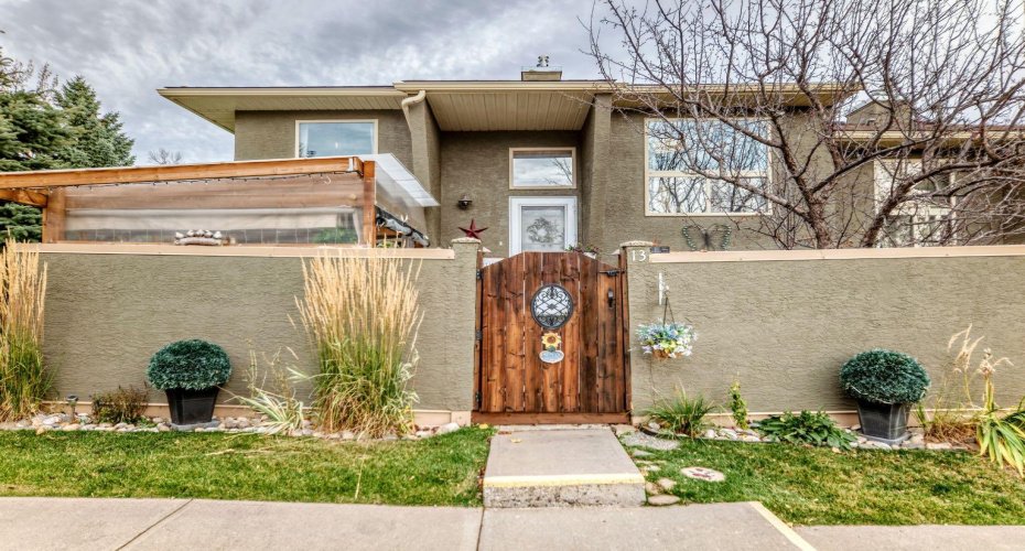 29 Poplar Avenue, Okotoks, Alberta T1S 1Z5, 2 Bedroom Bedrooms, 0 ,2 BathroomBathrooms,Residential,For Sale,Poplar,0,A2353453