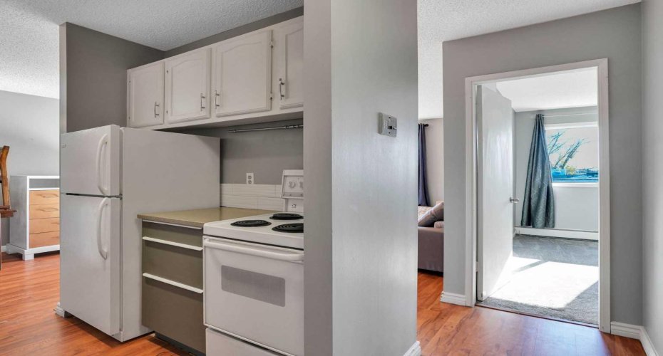 635 56 Avenue, Calgary, Alberta T2V 0G9, 2 Bedroom Bedrooms, 0 ,1 BathroomBathrooms,Residential,For Sale,56,0,A2353570