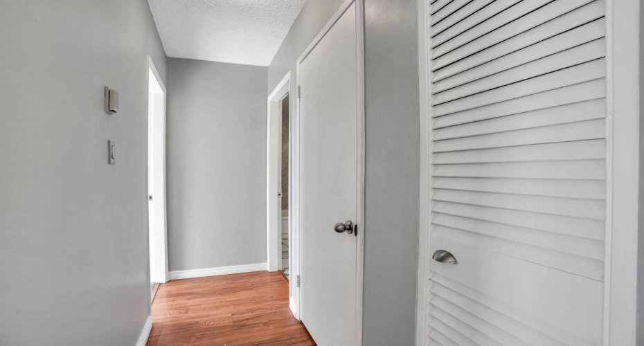 635 56 Avenue, Calgary, Alberta T2V 0G9, 2 Bedroom Bedrooms, 0 ,1 BathroomBathrooms,Residential,For Sale,56,0,A2353570