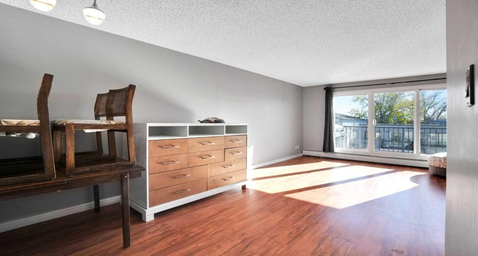 635 56 Avenue, Calgary, Alberta T2V 0G9, 2 Bedroom Bedrooms, 0 ,1 BathroomBathrooms,Residential,For Sale,56,0,A2353570