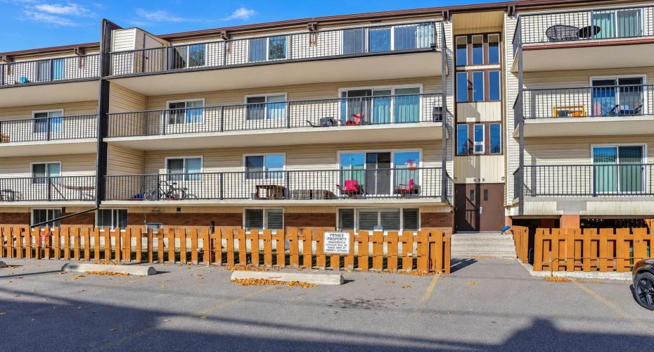 635 56 Avenue, Calgary, Alberta T2V 0G9, 2 Bedroom Bedrooms, 0 ,1 BathroomBathrooms,Residential,For Sale,56,0,A2353570