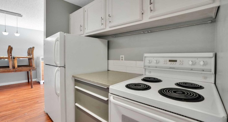 635 56 Avenue, Calgary, Alberta T2V 0G9, 2 Bedroom Bedrooms, 0 ,1 BathroomBathrooms,Residential,For Sale,56,0,A2353570
