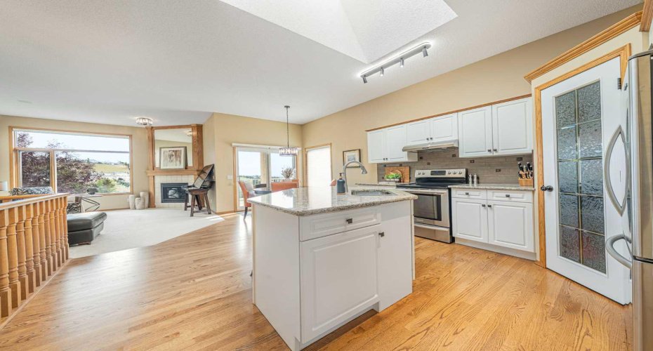 10 Eagleview Heights, Cochrane, Alberta T4C 1P5, 3 Bedroom Bedrooms, 0 ,3 BathroomBathrooms,Residential,For Sale,Eagleview,0,A2347318