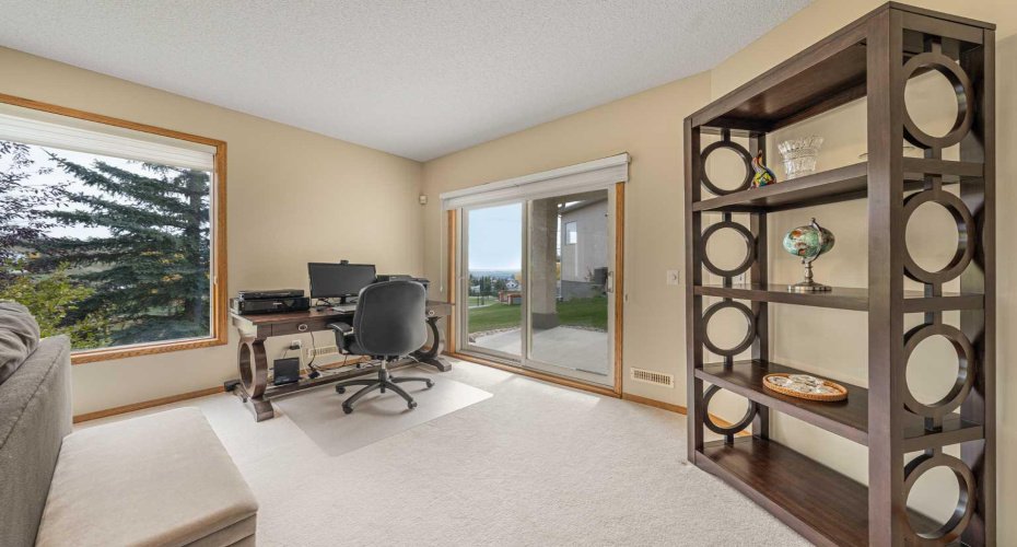 10 Eagleview Heights, Cochrane, Alberta T4C 1P5, 3 Bedroom Bedrooms, 0 ,3 BathroomBathrooms,Residential,For Sale,Eagleview,0,A2347318