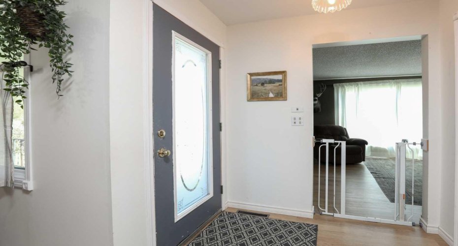 298 1 Avenue, Glenwood, Alberta T0K 2R0, 5 Bedroom Bedrooms, 0 ,2 BathroomBathrooms,Residential,For Sale,1,0,A2348325