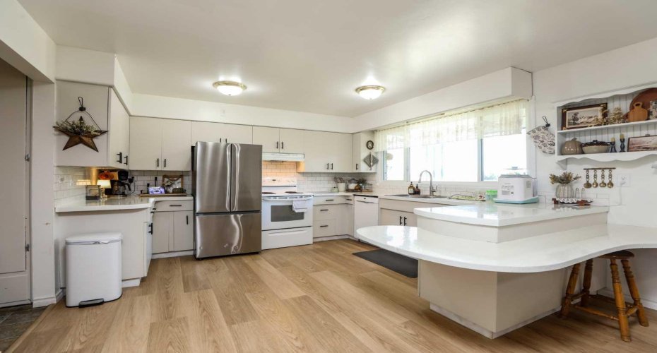 298 1 Avenue, Glenwood, Alberta T0K 2R0, 5 Bedroom Bedrooms, 0 ,2 BathroomBathrooms,Residential,For Sale,1,0,A2348325