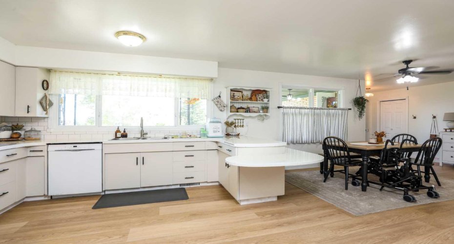 298 1 Avenue, Glenwood, Alberta T0K 2R0, 5 Bedroom Bedrooms, 0 ,2 BathroomBathrooms,Residential,For Sale,1,0,A2348325