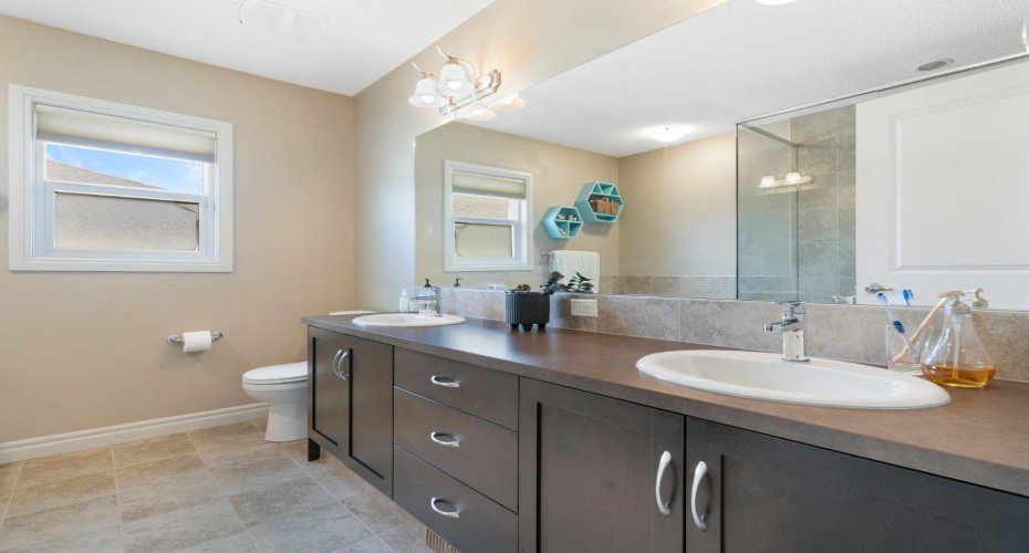37 Heritage View, Cochrane, Alberta T4C 0G4, 3 Bedroom Bedrooms, 0 ,4 BathroomBathrooms,Residential,For Sale,Heritage,0,A2355233
