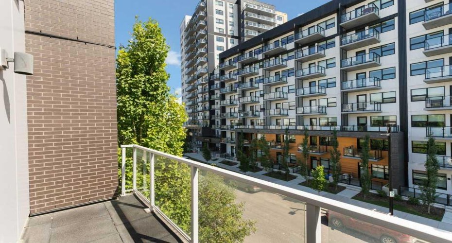 3130 Thirsk Street, Calgary, Alberta T3B 6H4, 2 Bedroom Bedrooms, 0 ,3 BathroomBathrooms,Residential,For Sale,Thirsk,0,A2355299