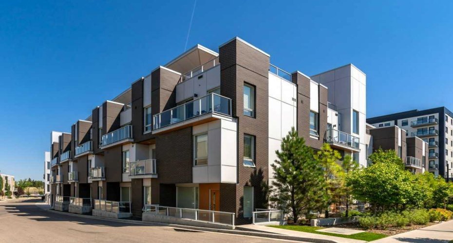 3130 Thirsk Street, Calgary, Alberta T3B 6H4, 2 Bedroom Bedrooms, 0 ,3 BathroomBathrooms,Residential,For Sale,Thirsk,0,A2355299