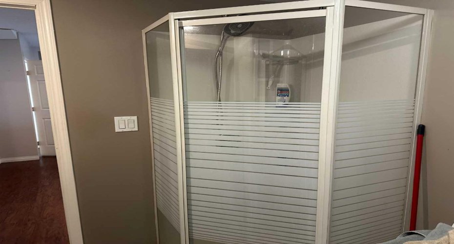 bathroom upstairs apartment