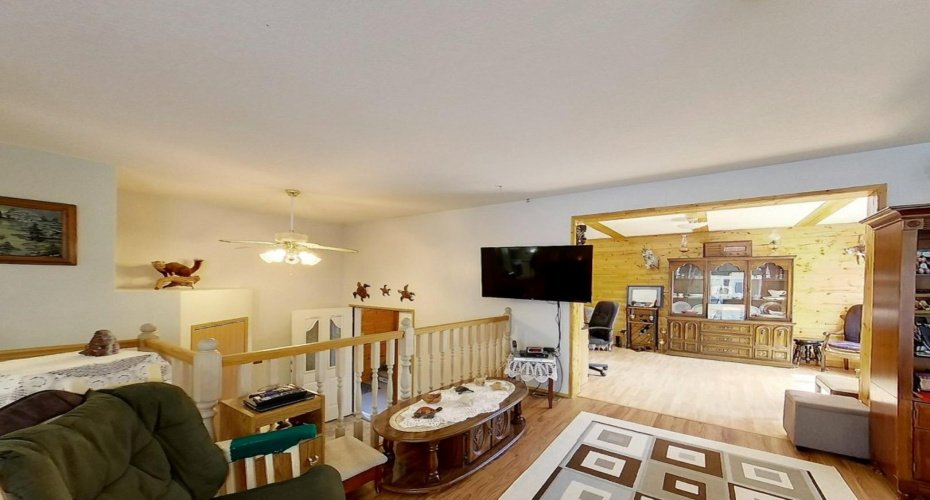 5114 49 AVE, Robb, Alberta T0E 1X0, 7 Bedrooms Bedrooms, ,5 BathroomsBathrooms,Residential,For Sale,49 AVE,A2136267