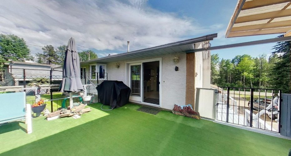 5114 49 AVE, Robb, Alberta T0E 1X0, 7 Bedrooms Bedrooms, ,5 BathroomsBathrooms,Residential,For Sale,49 AVE,A2136267