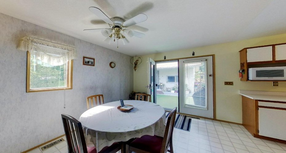 5114 49 AVE, Robb, Alberta T0E 1X0, 7 Bedrooms Bedrooms, ,5 BathroomsBathrooms,Residential,For Sale,49 AVE,A2136267