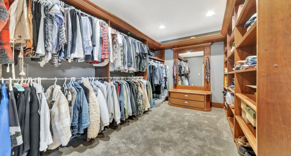 Primary Walk in Closet