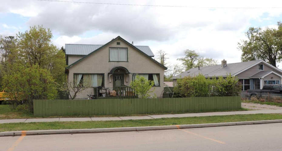 4723 5 Avenue, Edson, Alberta T7E 1C6, 6 Bedrooms Bedrooms, ,3 BathroomsBathrooms,Residential,For Sale,5 Avenue,A2134266