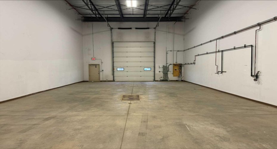 7001 98 Street, Clairmont, Alberta T8X 5A1, ,Commercial,For Lease,CrossRoads Business Park Building 3,98,A2141201