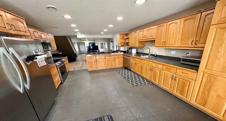 1506 42 Street, Edson, Alberta T7E 0A5, 5 Bedrooms Bedrooms, ,3 BathroomsBathrooms,Residential,For Sale,42 Street,A2143123