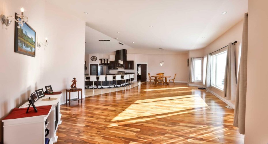 328 Railway Avenue, Travers, Alberta T0L 1G0, 5 Bedrooms Bedrooms, ,5 BathroomsBathrooms,Residential,For Sale,Railway,A2143158