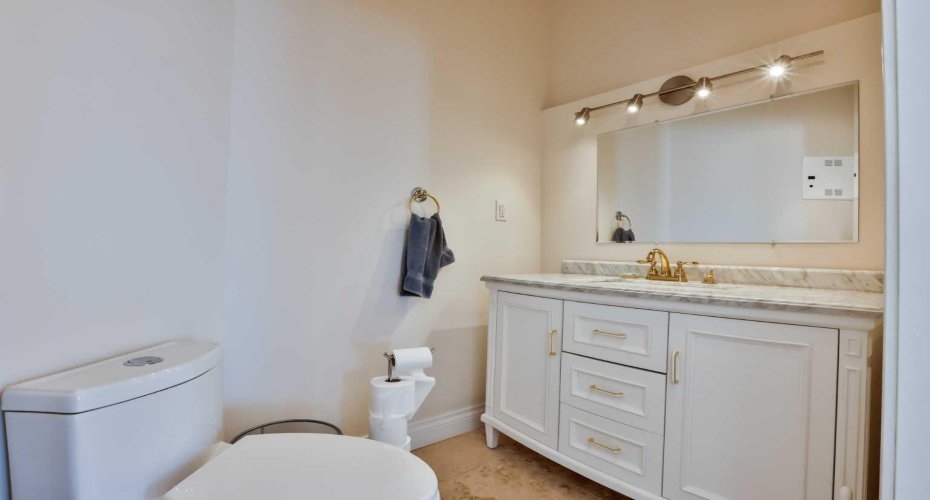 328 Railway Avenue, Travers, Alberta T0L 1G0, 5 Bedrooms Bedrooms, ,5 BathroomsBathrooms,Residential,For Sale,Railway,A2143158