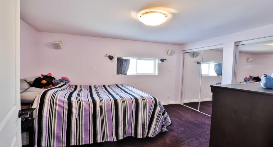 328 Railway Avenue, Travers, Alberta T0L 1G0, 5 Bedrooms Bedrooms, ,5 BathroomsBathrooms,Residential,For Sale,Railway,A2143158