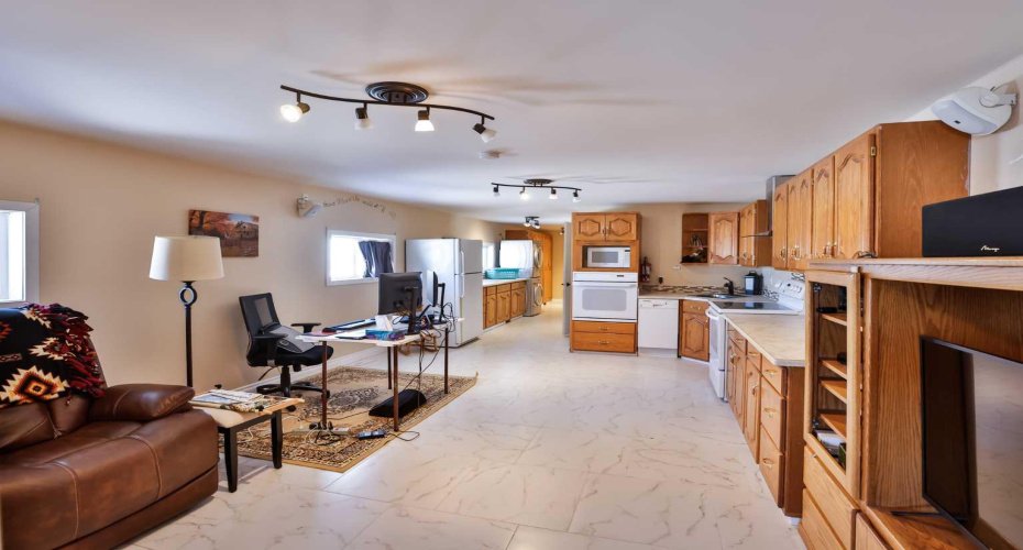 328 Railway Avenue, Travers, Alberta T0L 1G0, 5 Bedrooms Bedrooms, ,5 BathroomsBathrooms,Residential,For Sale,Railway,A2143158