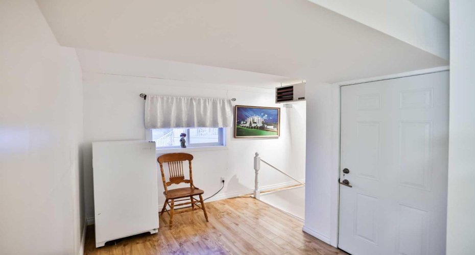 328 Railway Avenue, Travers, Alberta T0L 1G0, 5 Bedrooms Bedrooms, ,5 BathroomsBathrooms,Residential,For Sale,Railway,A2143158